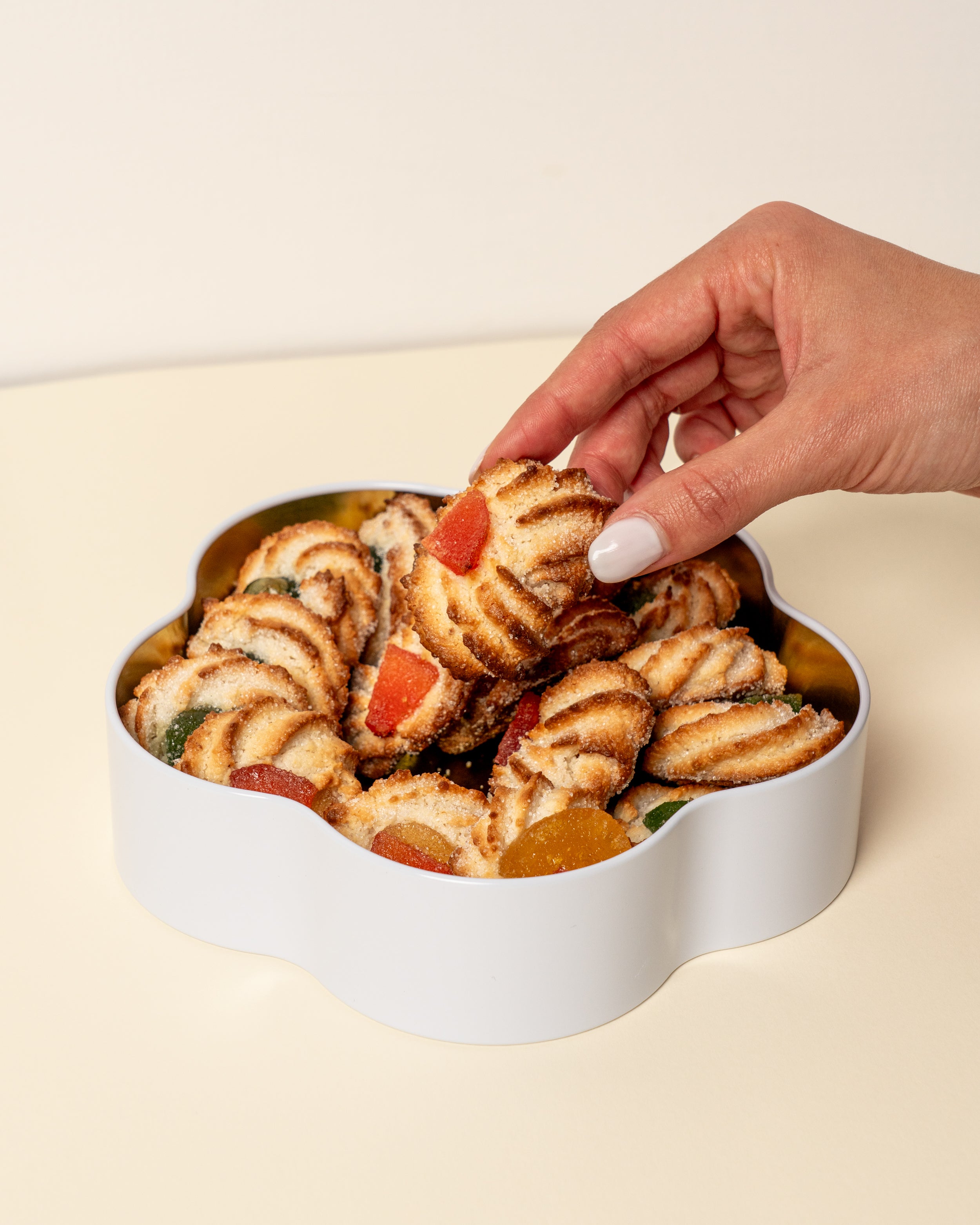 Latta con pasta di mandorle
